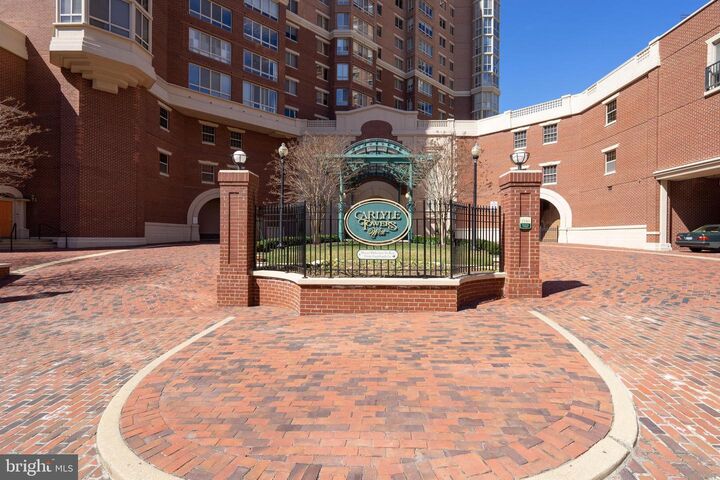 Property Photo: 2181 Jamieson Avenue 1906 VA 22314