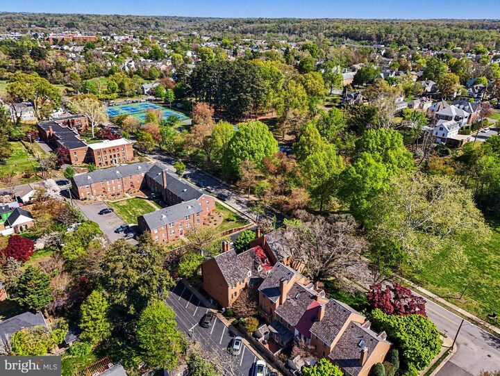 Property Photo:  1306 Kenmore Avenue 4  VA 22401 