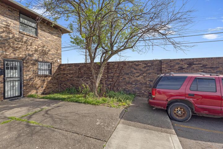 Property Photo:  1326 Woodbrook Lane  OH 43223 