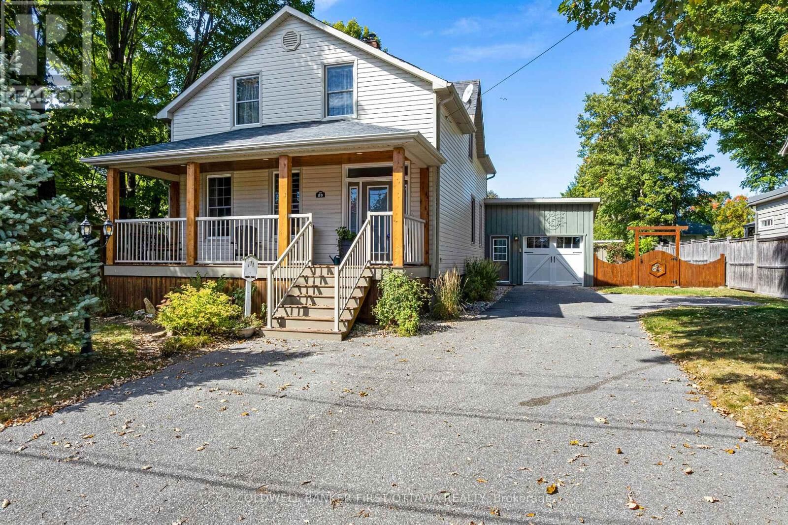 Property Photo:  29 Leslie Street  ON K7H 2X5 