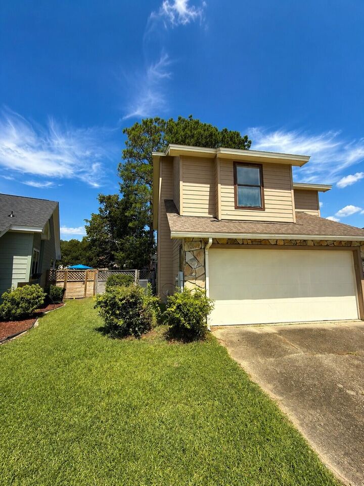 Property Photo:  1512 W Mariah Way  FL 32547 