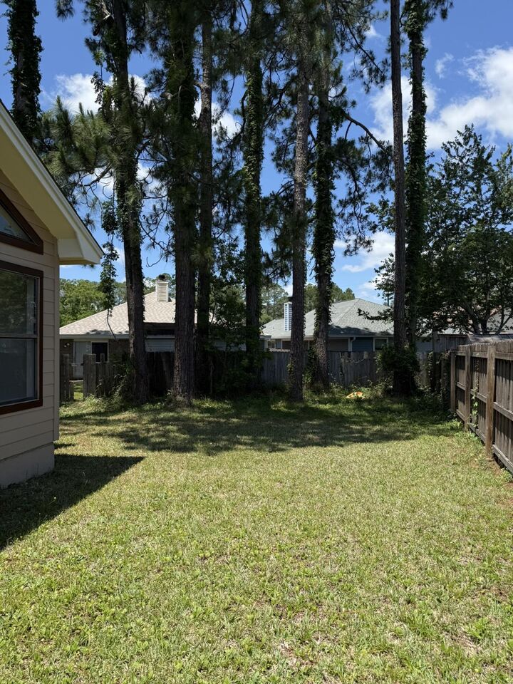 Property Photo: 1512 W Mariah Way FL 32547