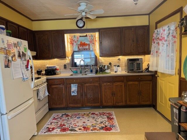 Property Photo:  2520 E 43rd Street  PA 16510 