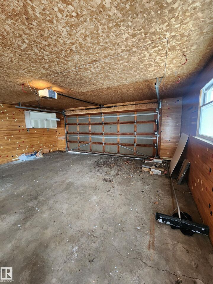 Property Photo:  10305 98 Avenue  AB T8L 1X1 