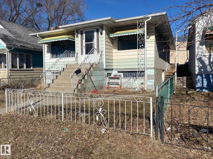 10965 96 Street NW — photo 1