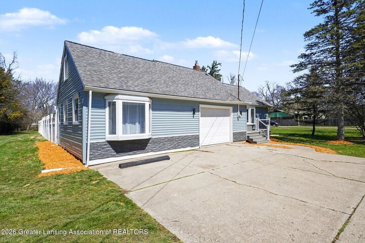 Property Photo:  2328 Haslett Road  MI 48823 