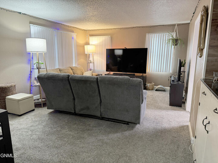 Property Photo:  1012 N 12th Street  ND 58501 