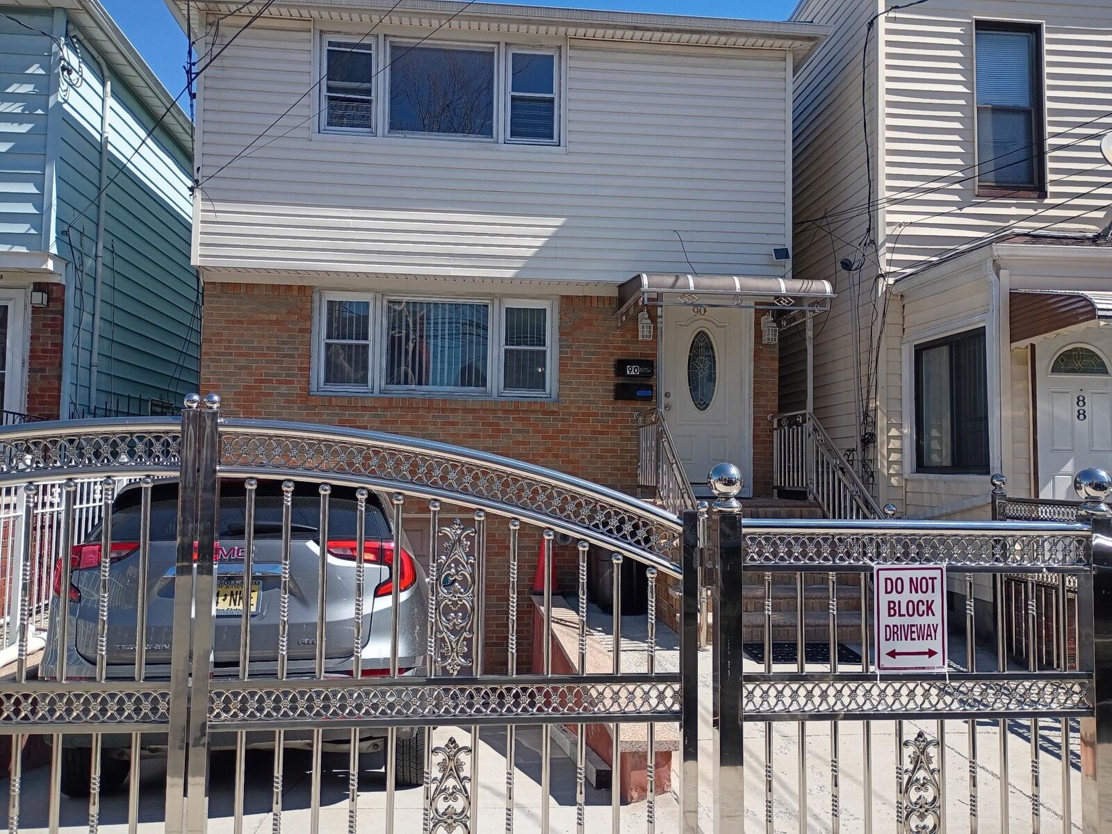 Property Photo:  90 Roosevelt Ave 2  NJ 07304 