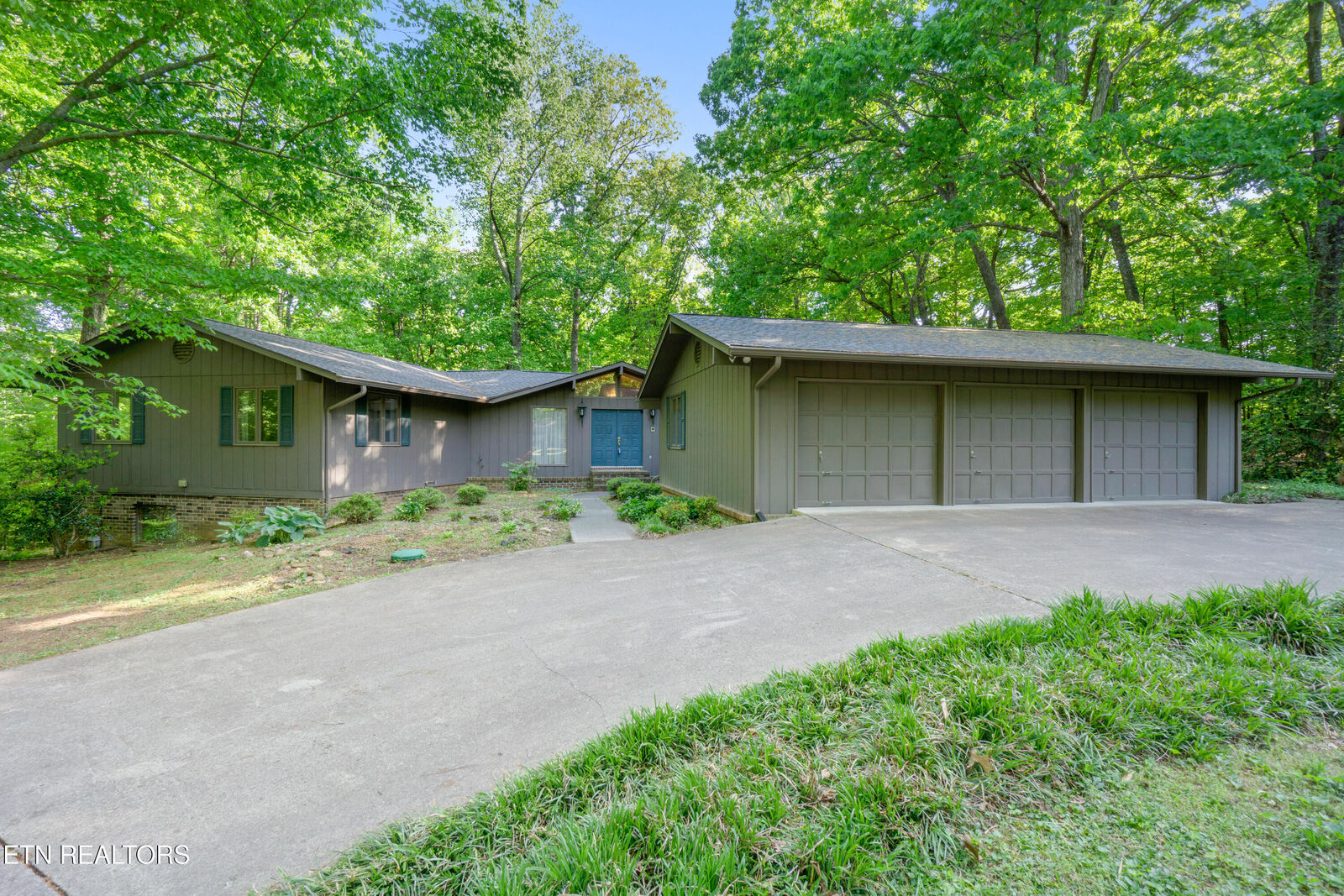 Property Photo: 161 County Road 574 TN 37329