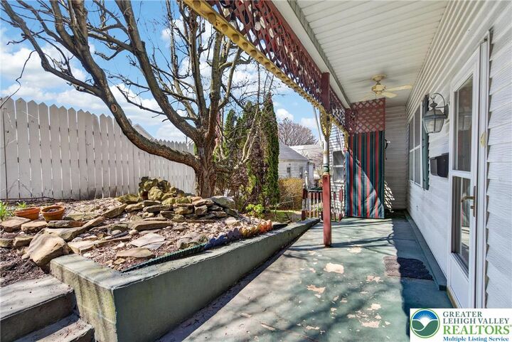 Property Photo:  228 W Abbott Street  PA 18232 