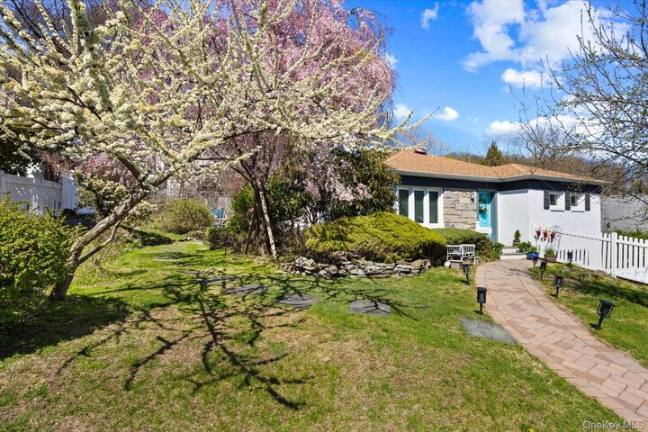 Property Photo:  15 Brookside Lane  NY 10522 