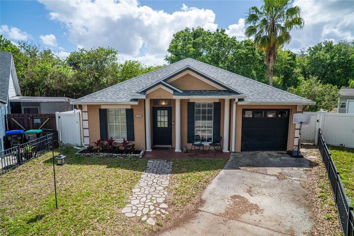 Property Photo:  7389 Hollow Ridge Circle  FL 32822 