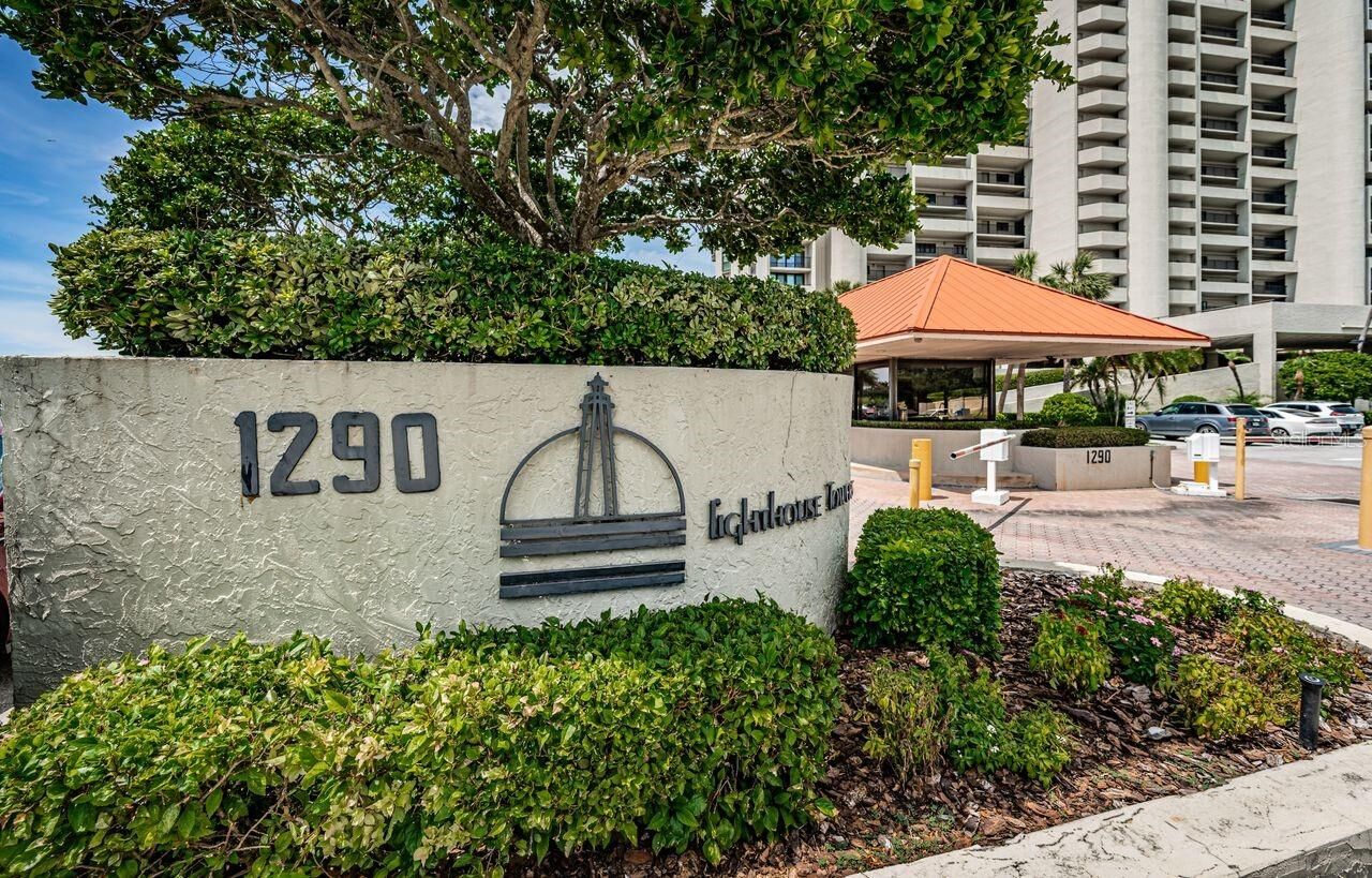 Property Photo:  1290 Gulf Boulevard 2004  FL 33767 