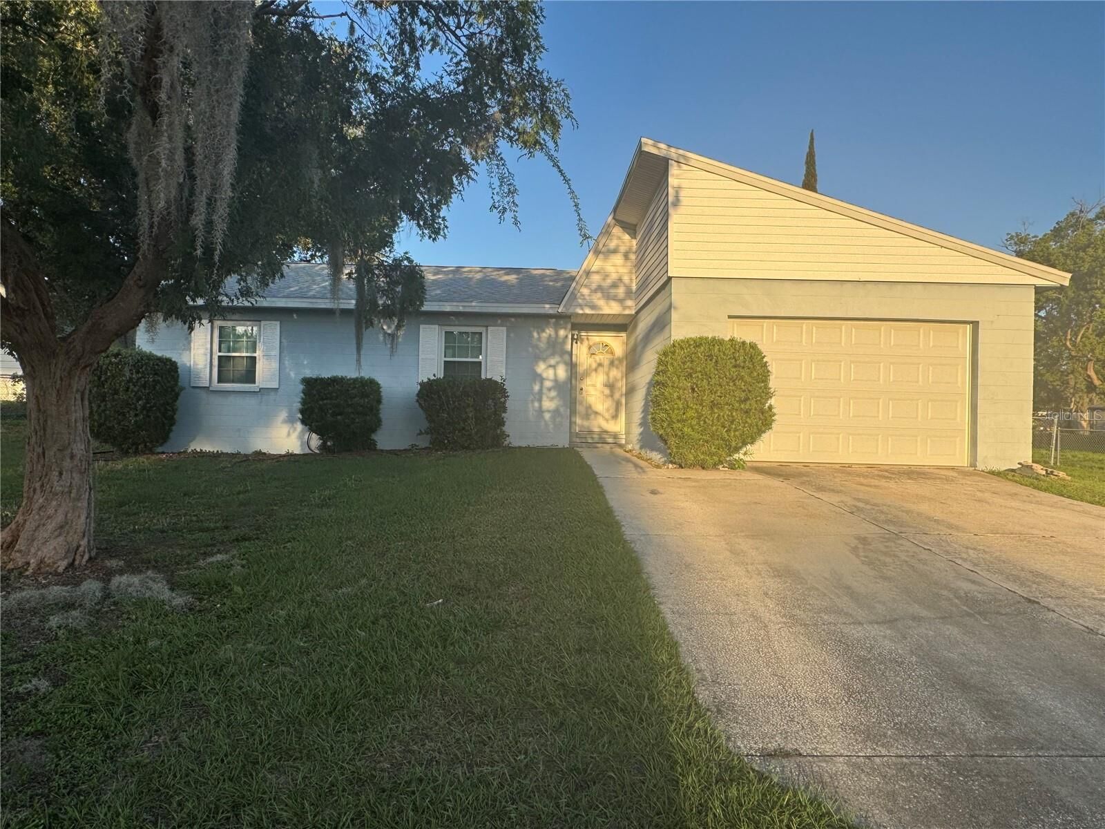 Property Photo:  7211 Orange Way  FL 33810 