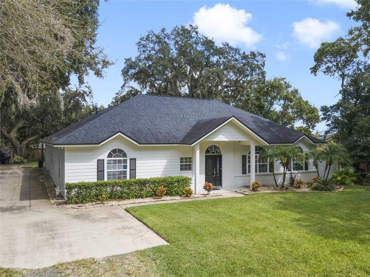 Property Photo:  715 Magnolia Street  FL 34786 