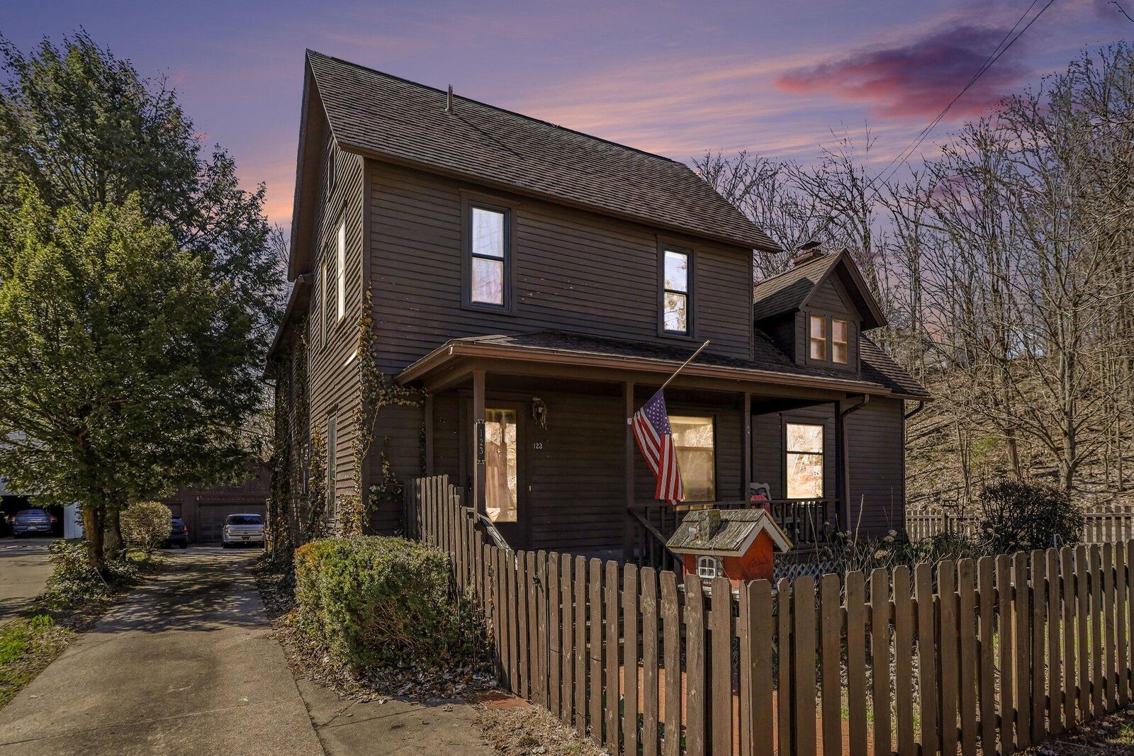 Property Photo:  123 Delano Street  MI 49010 