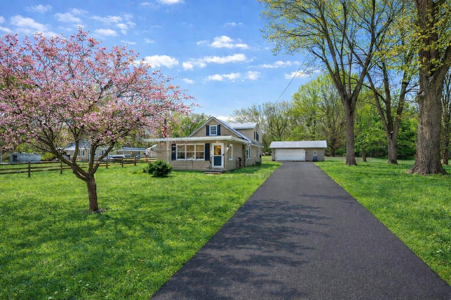 Property Photo:  2844 W Glenlord Road  MI 49127 