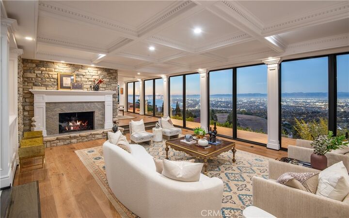 Property Photo:  6039 Via Sonoma  CA 90275 