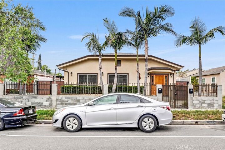 Property Photo: 6711 Clybourn CA 91606