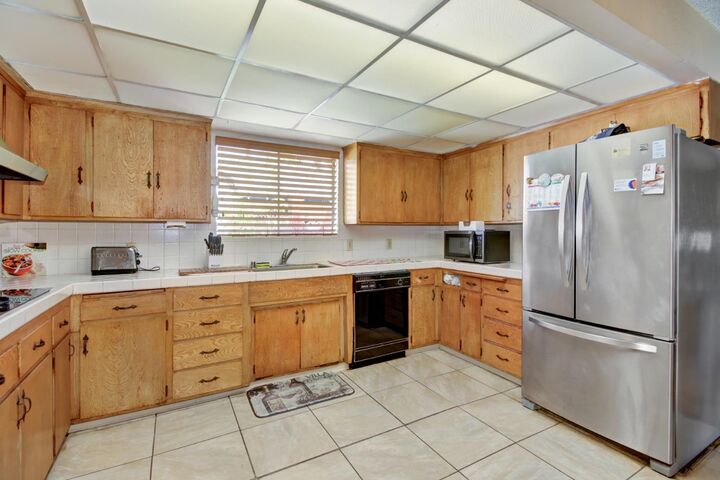 Property Photo:  3845 Lynwood Way  CA 95864 