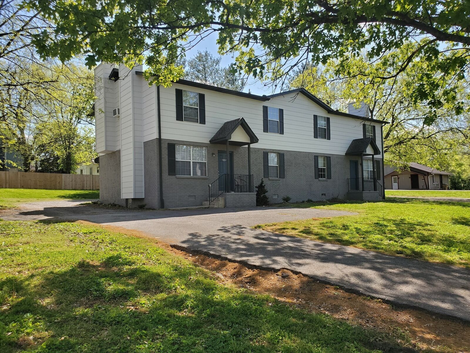 Property Photo:  208A E Palestine Ave  TN 37115 