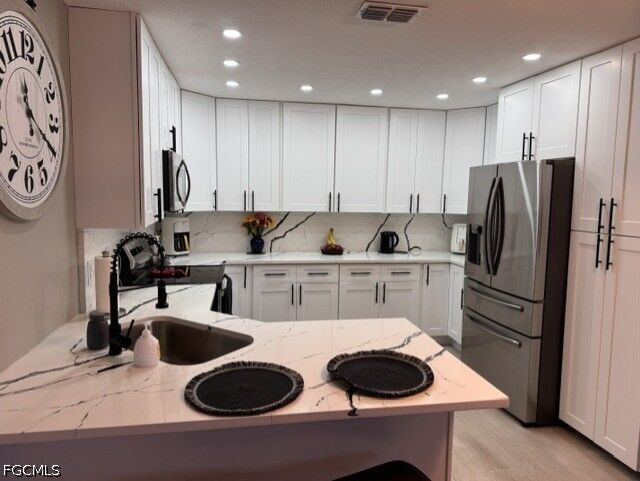 Property Photo: 3928 SE 11th Place 401 FL 33904