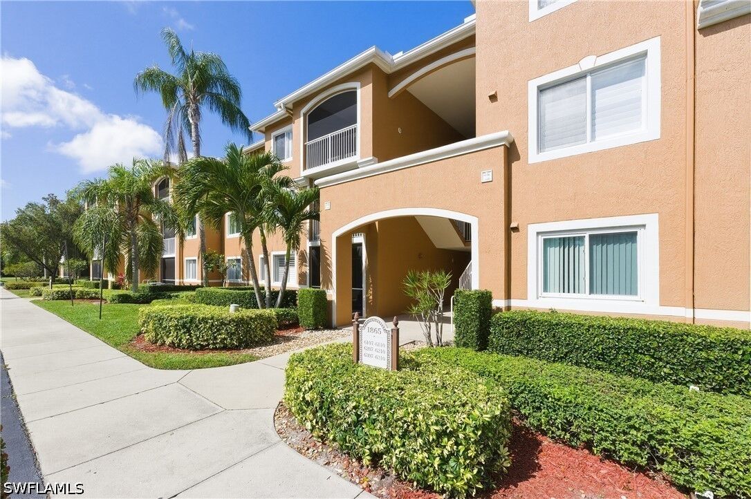 Property Photo:  1865 Florida Club Drive 6110  FL 34112 