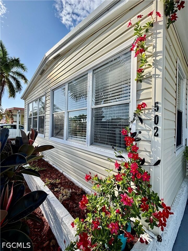 Property Photo:  502 Pine Tree Court  FL 33917 