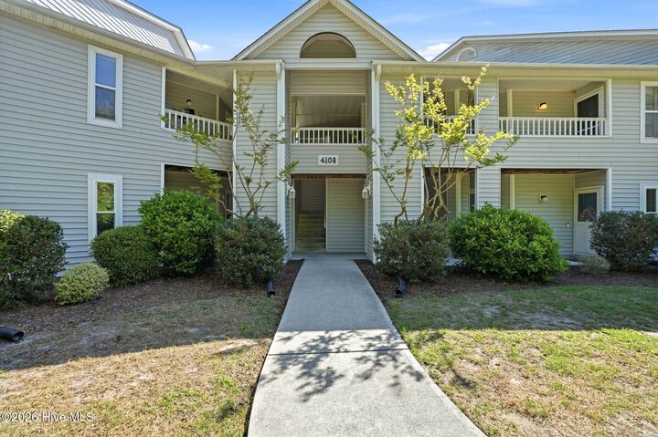 Property Photo:  4108 Breezewood Drive Apt 101  NC 28412 