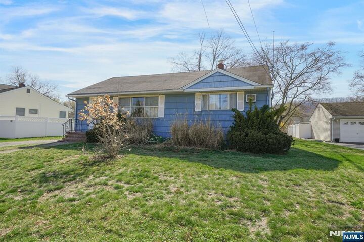 Property Photo:  25 Stiles Court  NJ 07442 