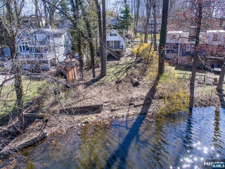 Property Photo:  48 Lakeside Trail  NJ 07405 