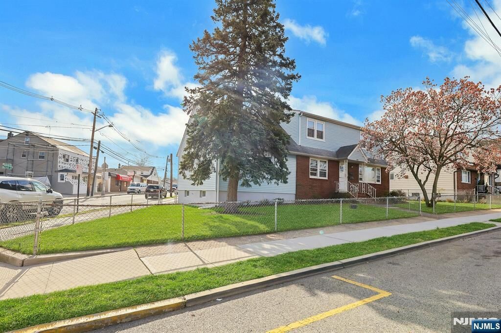 Property Photo:  264 Lincoln Place  NJ 07026 