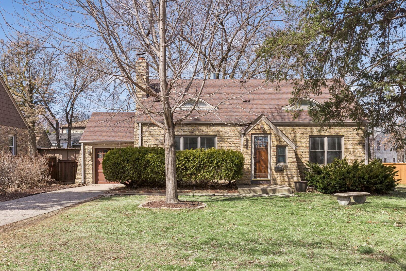 Property Photo: 3376 Brunswick Avenue S MN 55416
