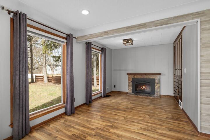 Property Photo:  1714 Howard Street N  MN 55109 