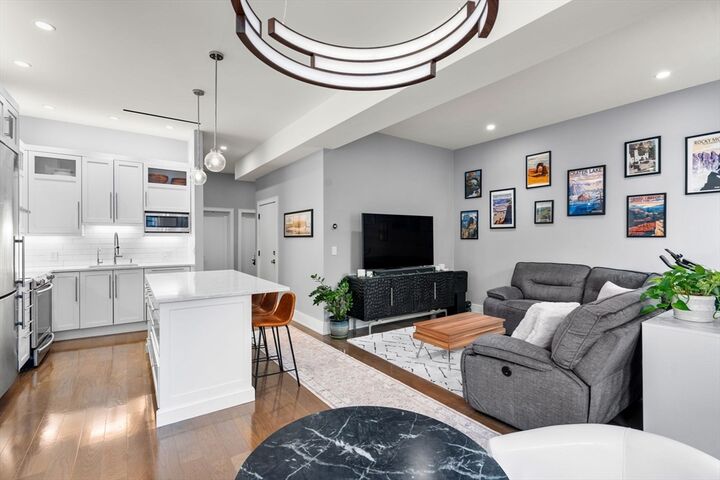 Property Photo:  53 Chandler St 3  MA 02116 