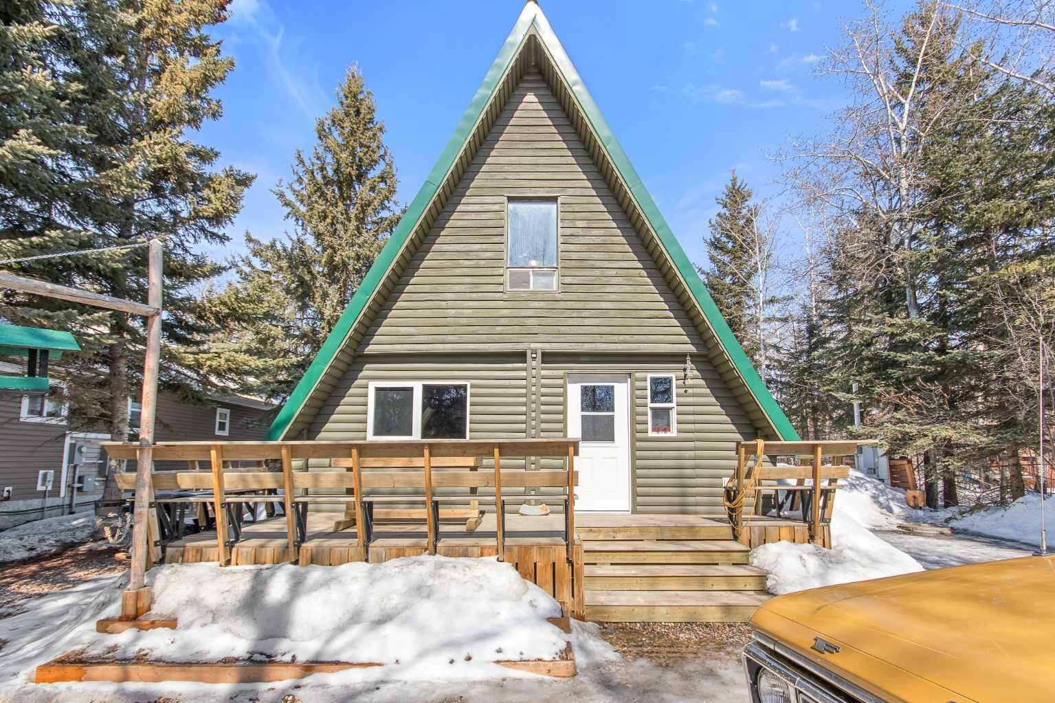 Property Photo:  1447 Lakeview Drive  SK S0M 1J0 