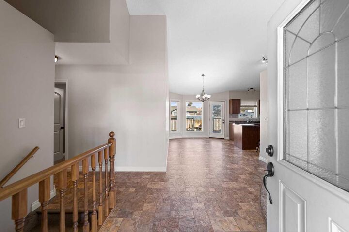 Property Photo:  5615 45 Avenue W  AB T0B 1N0 