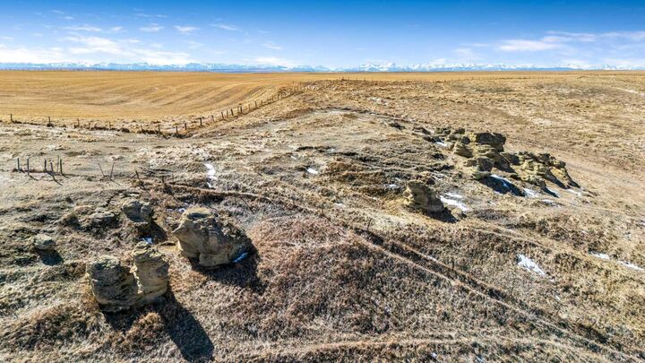 Property Photo:  658119 56 Street E  AB T1V 1M6 