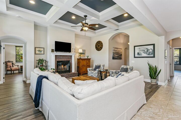 Property Photo:  10281 Tanager Cir  FL 32507 