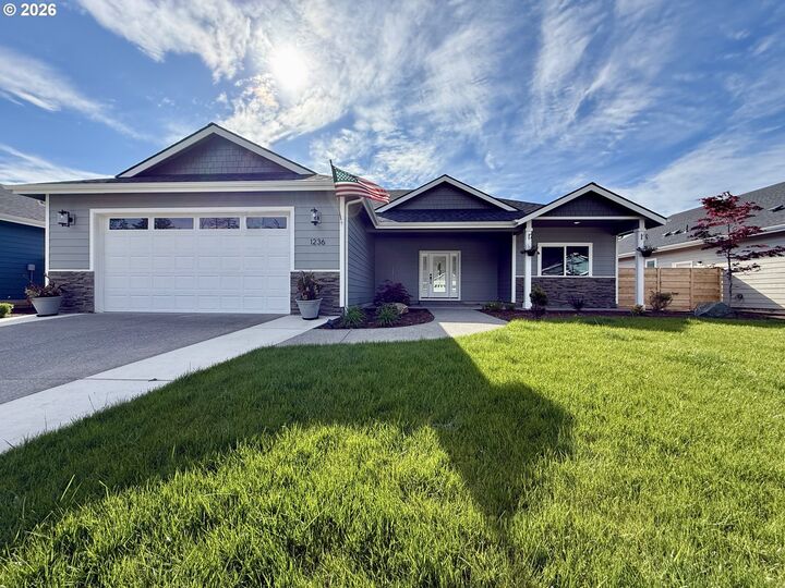 Property Photo: 1236 Lighthouse Ln OR 97415