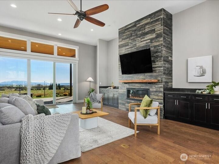 Property Photo:  2769  Jenjar Avenue  WA 98248 