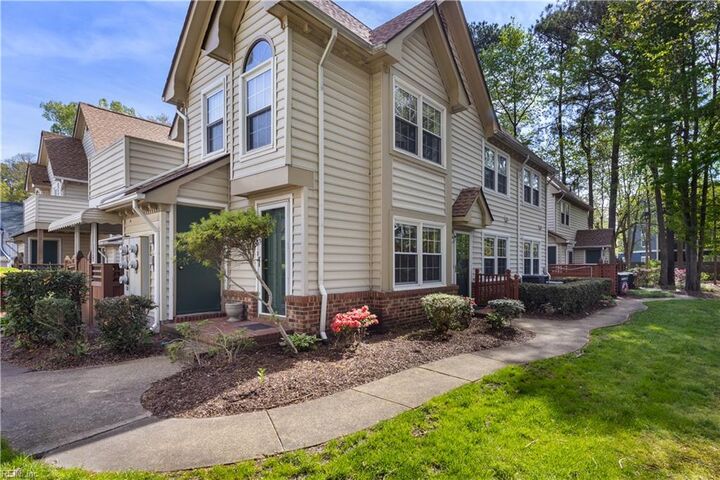 Property Photo:  401 Bracknell Arch E  VA 23320 