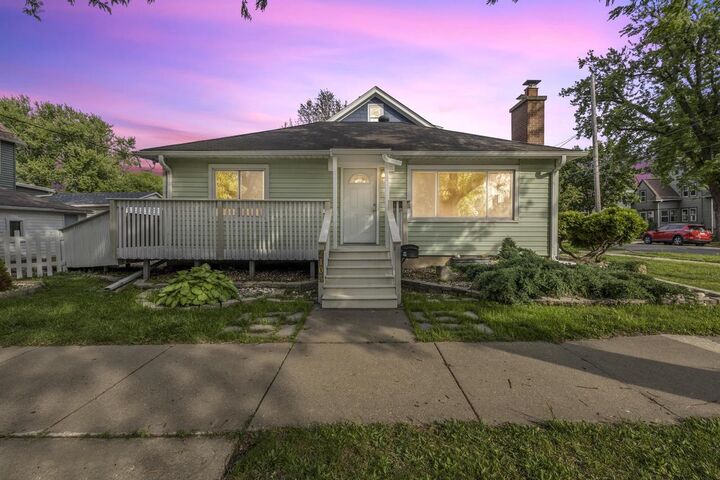 Property Photo:  2105 E Johnson Street  WI 53704 