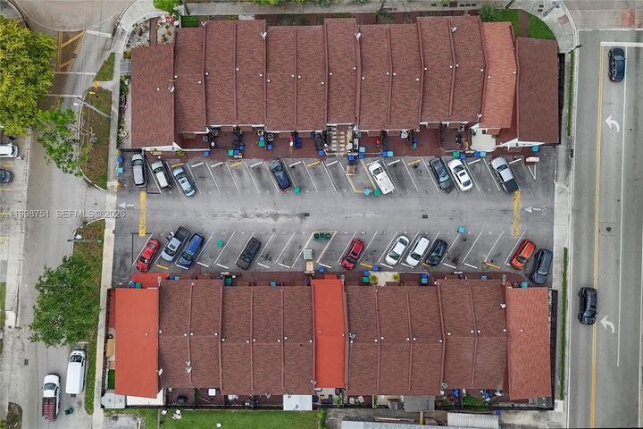 Property Photo:  401 SW 109th Ave  FL 33174 