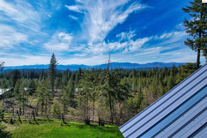 Property Photo:  260 Rustic Lane  ID 83805 