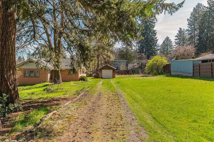 Property Photo:  1311 S Greene St  WA 99202 