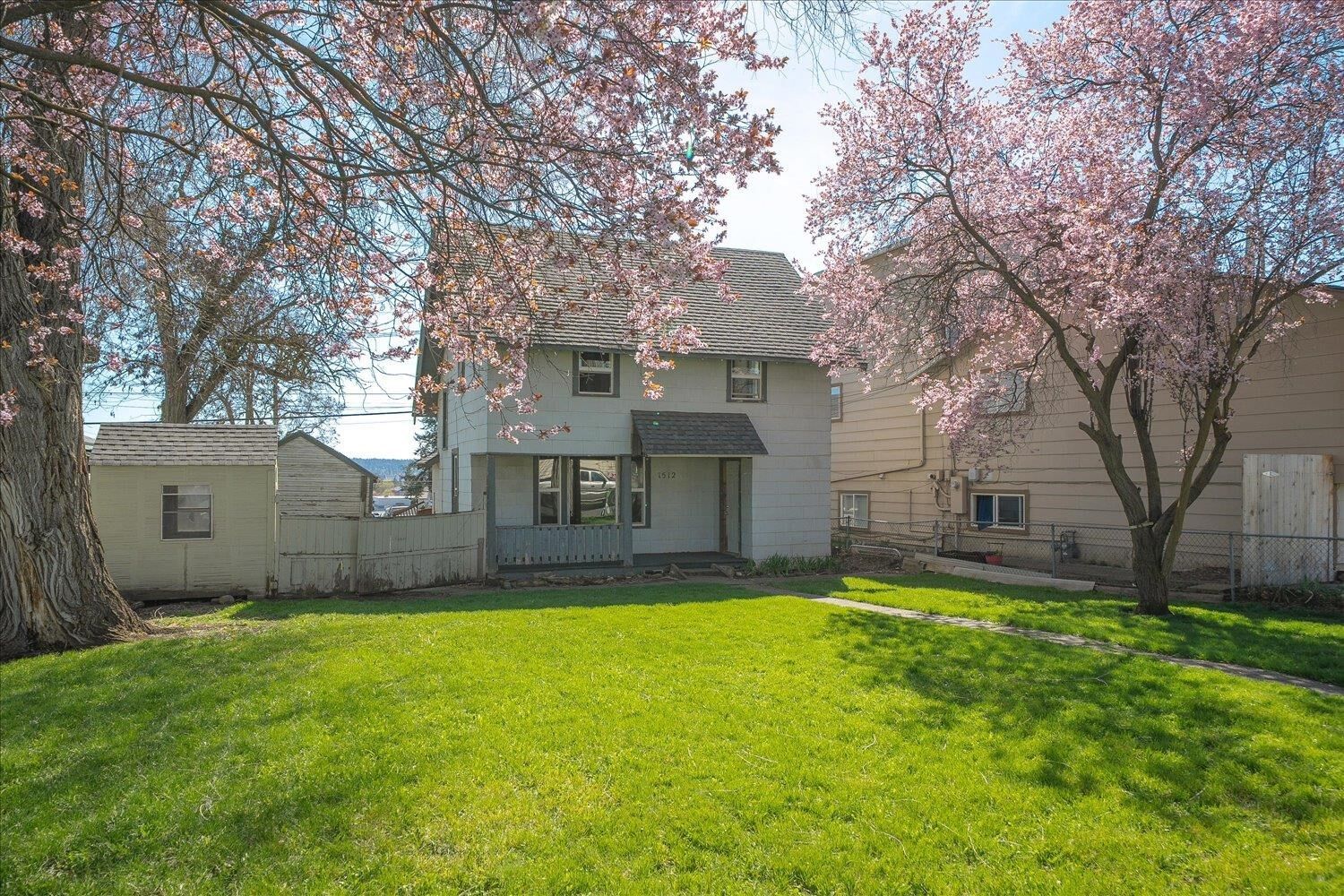 Property Photo: 1512 E Dalton Ave WA 99207