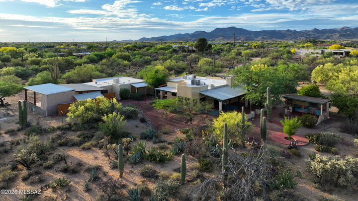 Property Photo:  2341 W Tangerine Road  AZ 85742 