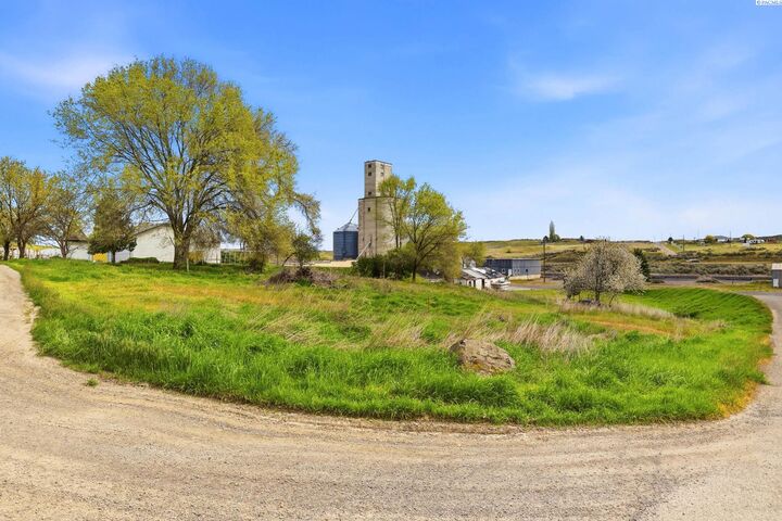 Property Photo: 36 Fifth St WA 99330