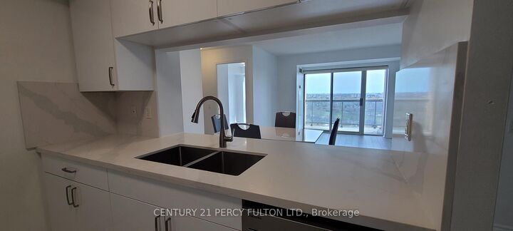 Property Photo:  18 Mondeo Drive 1422  ON M1P 5C8 